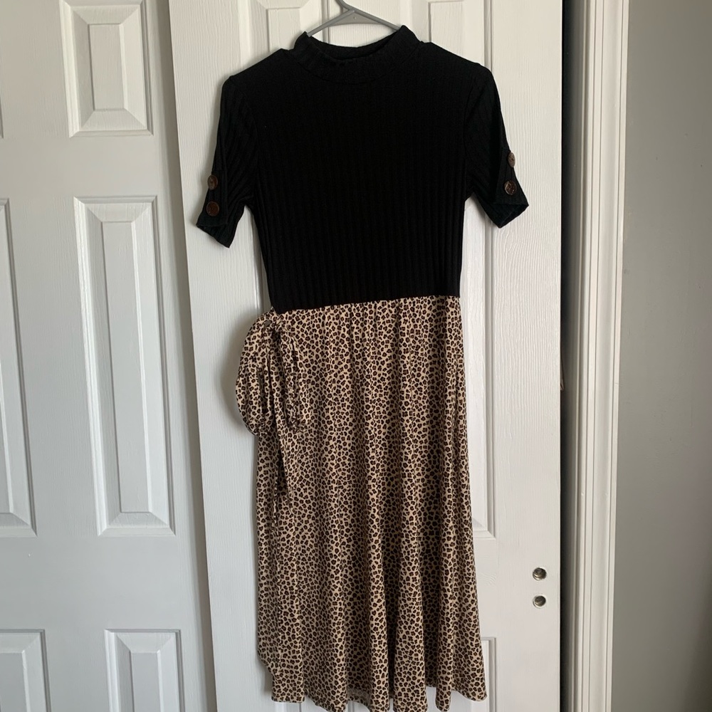 Animal print dress. Never worn. ✨